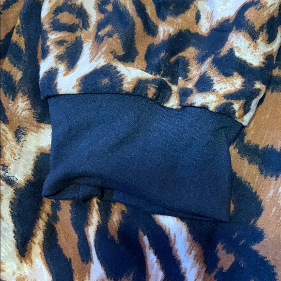 Black Leopard Print 2 Piece Long Sleeve High Rise Legging Outfit Set - Picture 10 of 12